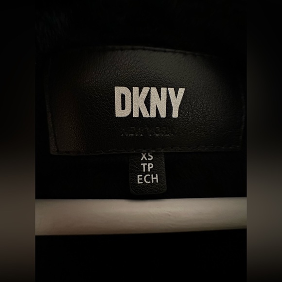 DKNY white coat - Picture 2 of 8